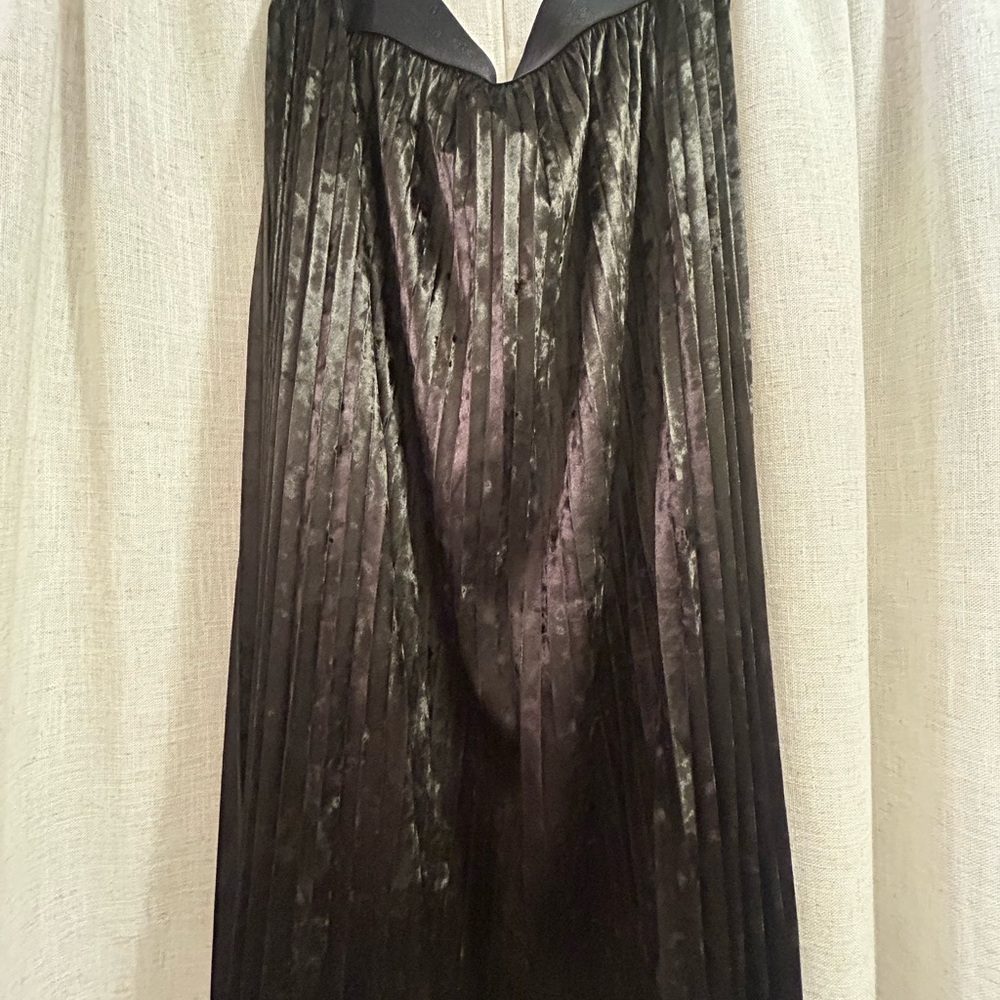 Lularoe Elegant Collection Black velvet Pleated Skirt
